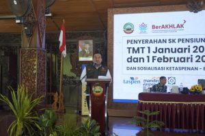70 PNS Pemkab Blora Terima SK Pensiun