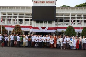 Tampak Tetap Modis, “ASN Jumat Bersarung” di Blora Resmi Berlaku