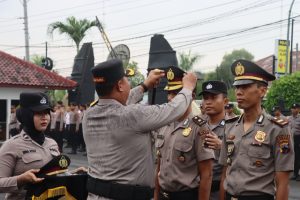 Sertijab Pejabat Utama dan Kenaikan Pangkat 65 Personel, Kapolres Blora: Tingkatkan Dedikasi dan Pelayanan