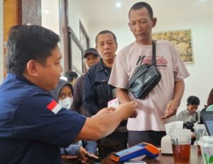 ‎Pedagang Dandangan Kudus Difasilitasi Transaksi Nontunai