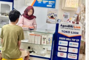 ‎Tekun Dari Desa, Kisah Mira Wati Mengubah Warung Menjadi Andalan Warga ‎