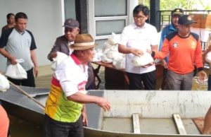 DPR RI Salurkan Seribu Paket Sembako Untuk Korban Banjir di  Kudus