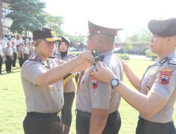 Pimpin Upacara Perdana Kapolres Kudus AKBP Wahyu Sulistyo , Aiptu Bambang Naik Pangkat Pengabdian Jadi Ipda