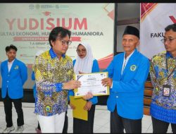 Dari Kebun Pisang Menjadi Sarjana Hukum, Rochmad Raih Predikat Wisudawan Terbaik Prodi Hukum