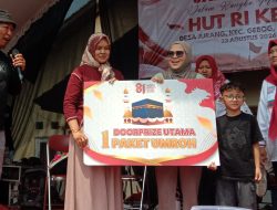 Rina Bernasib Mujur Raih Satu Paket Umroh Gratis Jalan Sehat HUT RI ke 81 Desa Jurang